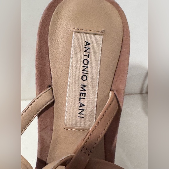 ANTONIO MELANI Leather buckle heels with suede bow Size 10. Excellent condition - Picture 3 of 10